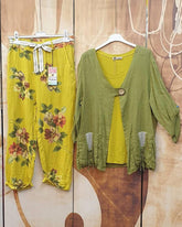 Solid Color Long Sleeve Tops and Floral Loose Pants Two Piece Suits